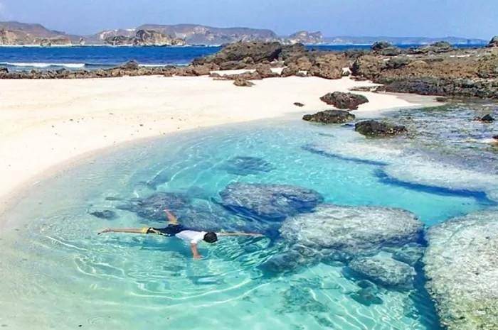 Jam Buka dan Harga Tiket Masuk Tanjung Aan