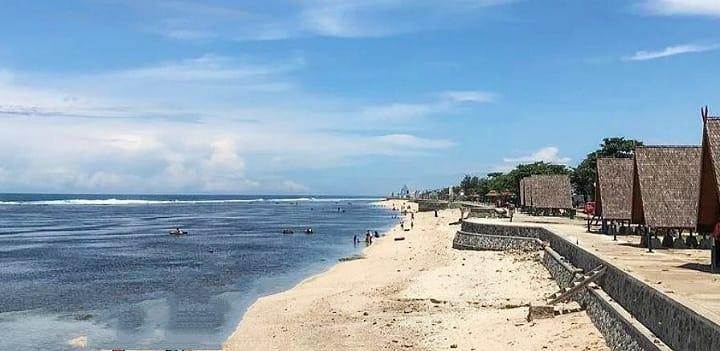 Pantai Sayang Heulang: Wisata Pantai Indah dan Area Camping