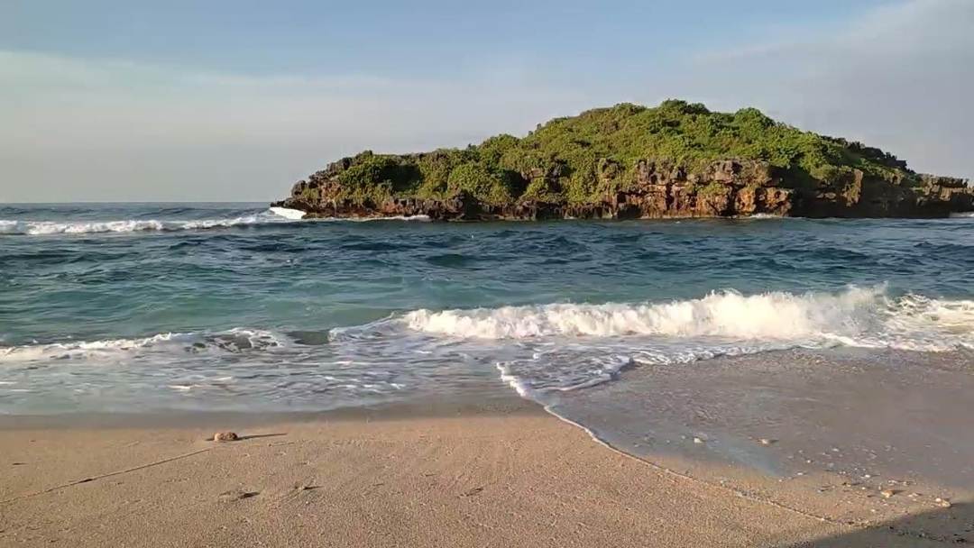Daya Tarik Utama Pantai Mbresah