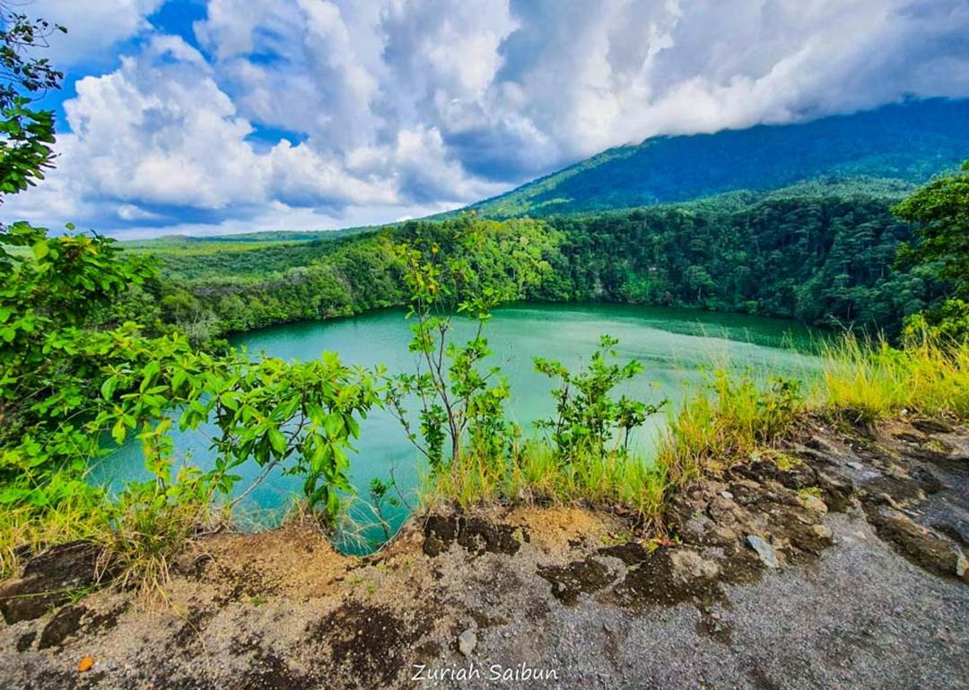 Danau Tolire: Pesona Alam di Kaki Gunung Gamalama