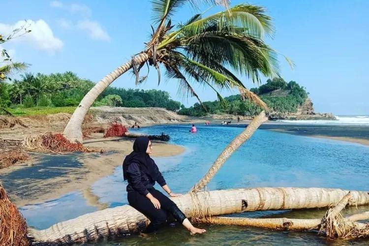 Daya Tarik Pantai Wonogoro
