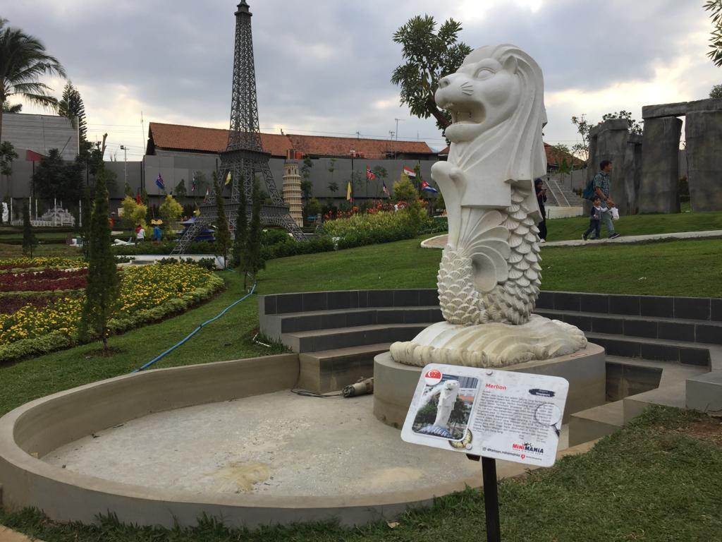 Patung Merlion di Semarang