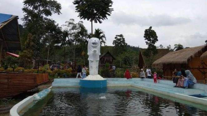 Patung Merlion di Bukittinggi