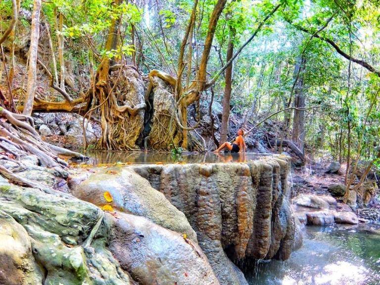 Air Terjun Sengalo: Keindahan Alam di Pulau Moyo