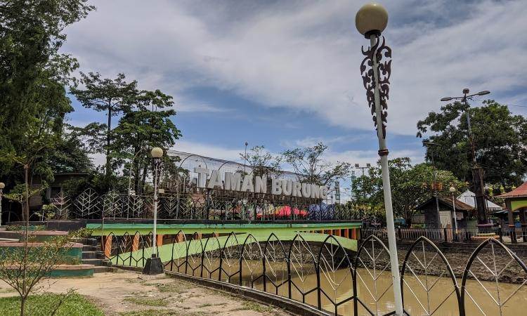 Daya Tarik Taman Burung Singkawang
