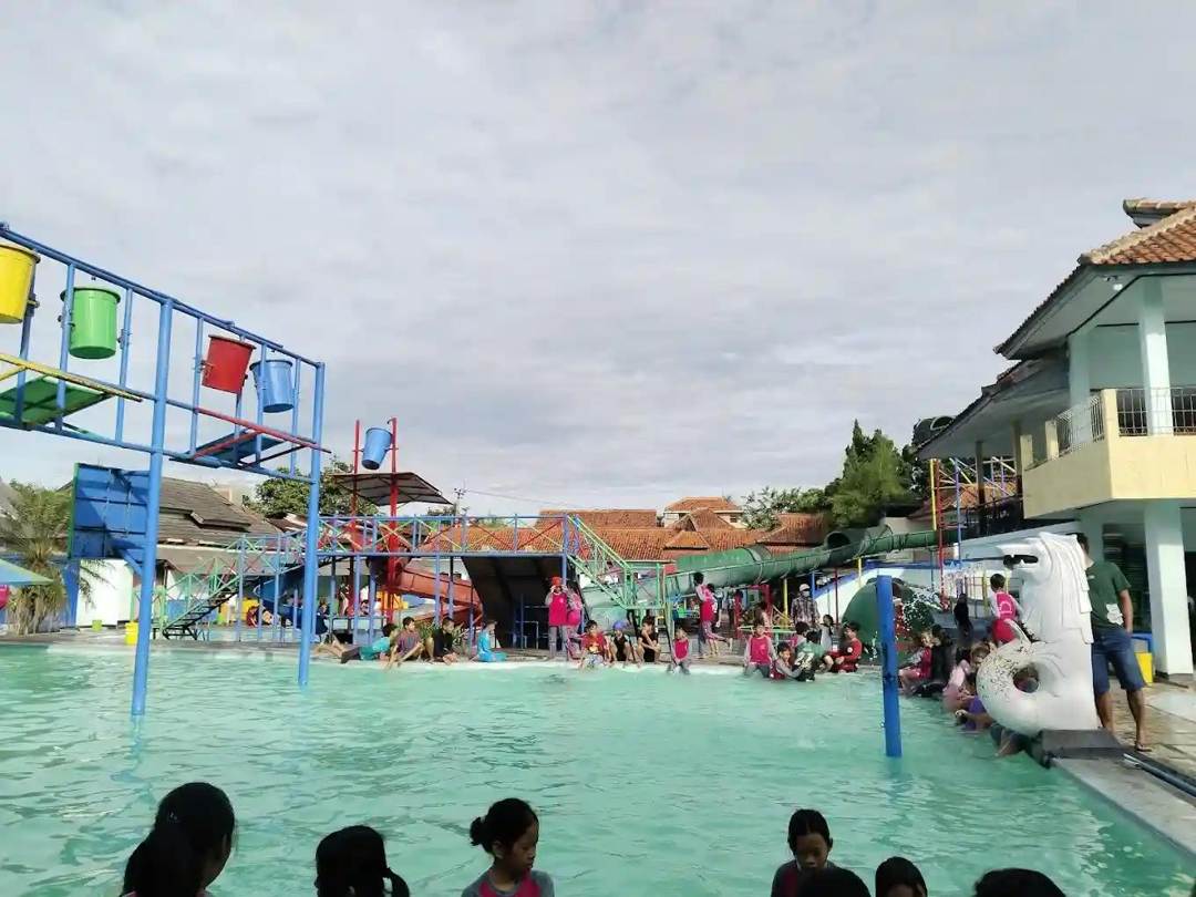 Daya Tarik Utama di Kolam Renang Ciawitali