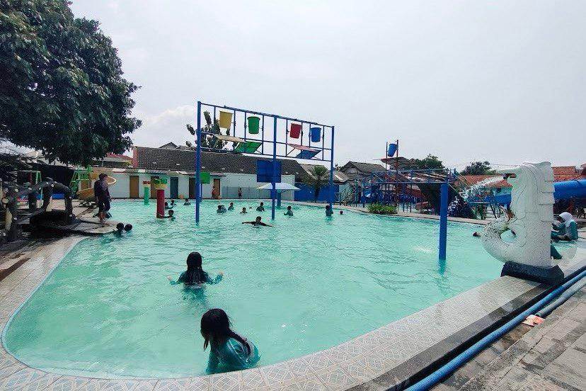 Kolam Renang Ciawitali: Wisata Air Keluarga di Cimahi