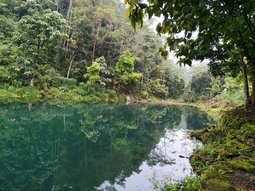 Telaga Biru Nila: Surga Tersembunyi di Majalengka