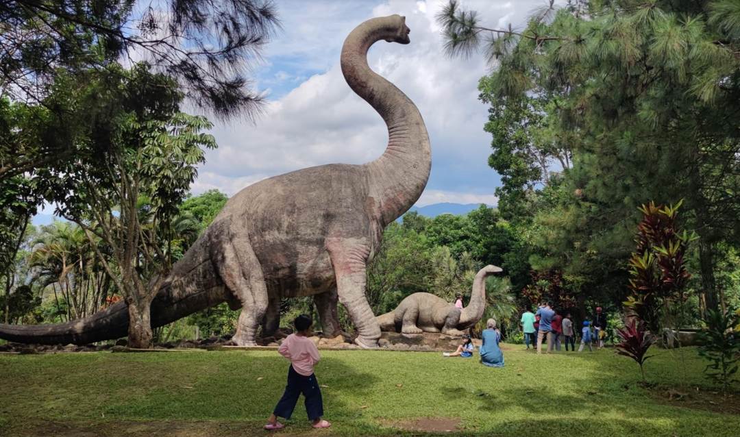 Taman Dinosaurus Majalengka: Harga Tiket, Lokasi, Fasilitas