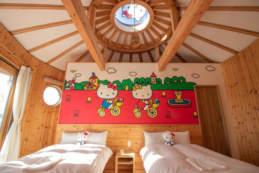 Kamar Hello Kitty di Grand Chariot Hokutoshichisei 135° Awaji