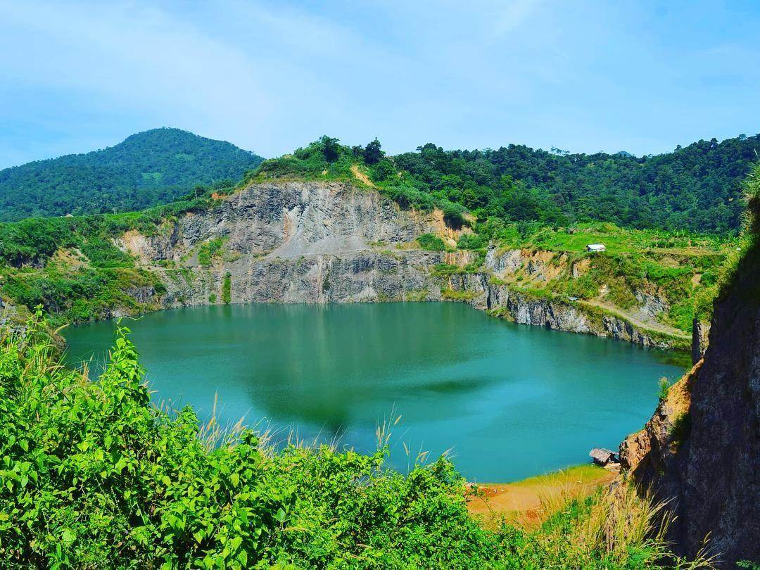 Danau Quarry Jayamix Bogor: Harga Tiket, Daya Tarik, Lokasi ( adrianloa Instagram)