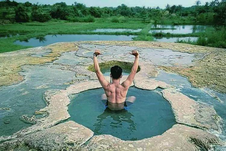 Pemandian Air Panas Gunung Peyek: Wisata Relaksasi Alami di Bogor (abee_aries Instagram)
