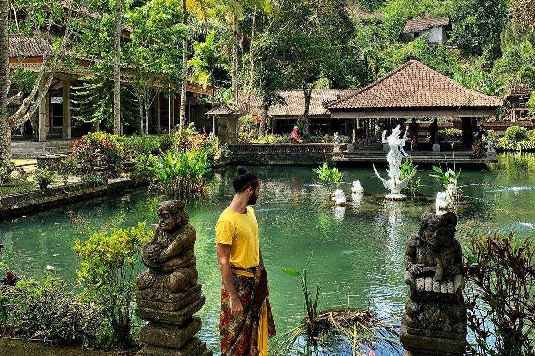 Daya Tarik Utama Pura Gunung Kawi Sebatu ( alessandroagnoli Instagram)