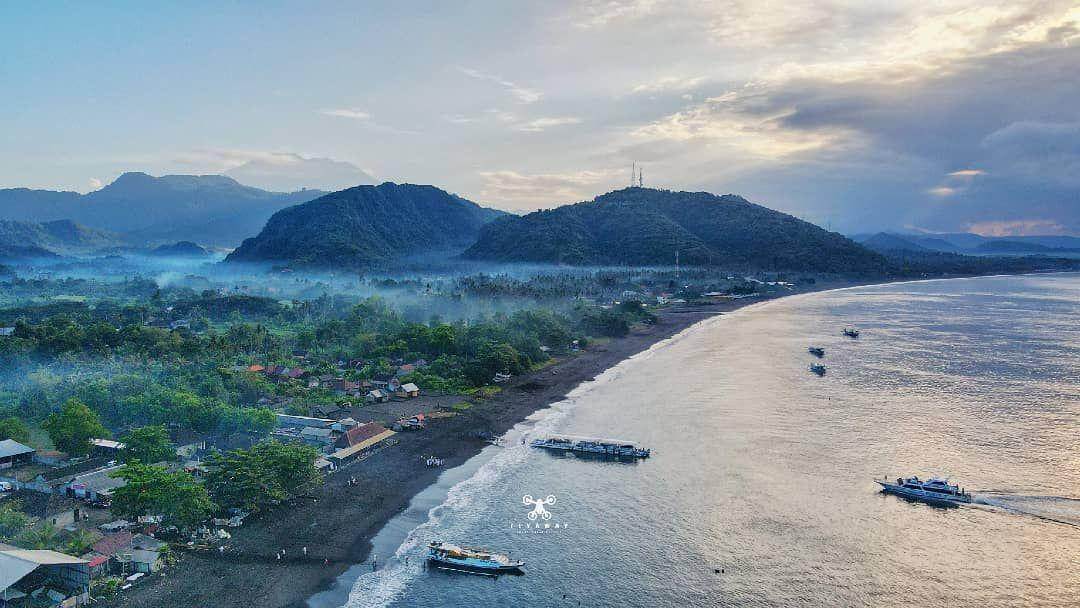 Pantai Kusamba: Pesona Pasir Hitam dan Tradisi Lokal ( dewaxshinosuke Instagram)
