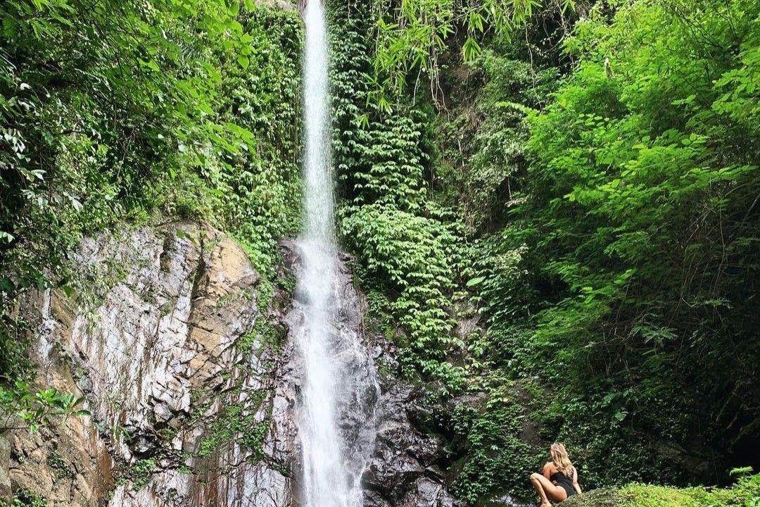 Air Terjun Jagasatru: Wisata Bali dengan Keindahan Alam ( ninabarbi Instagram)