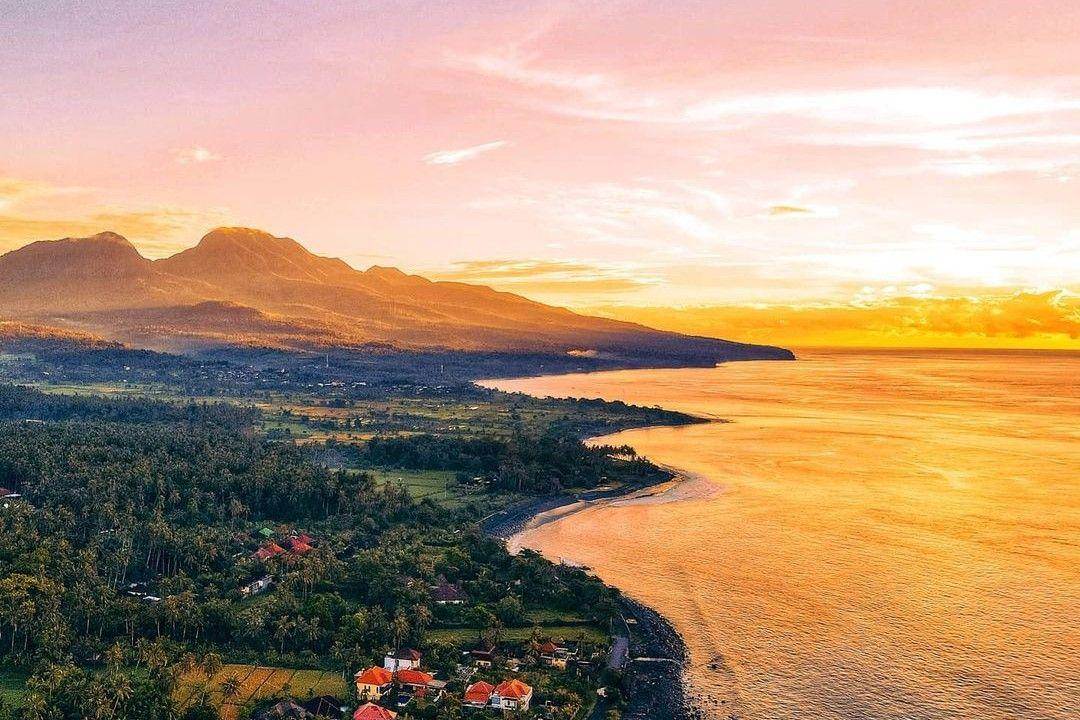 Pantai Jasri Bali: Tiket, Daya Tarik, Jam Buka, Lokasi ( the.travel.author Instagram)