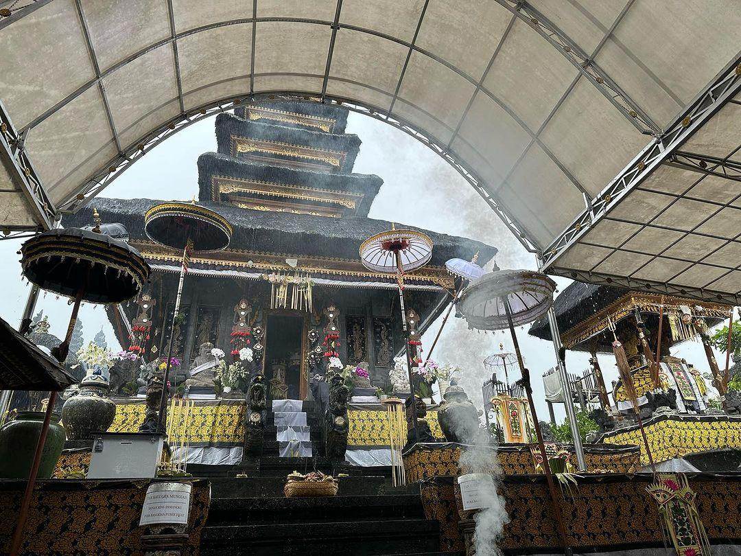 Pura Agung Besakih: Ikon Spiritual di Bali (pura_agung_besakih Instagram)