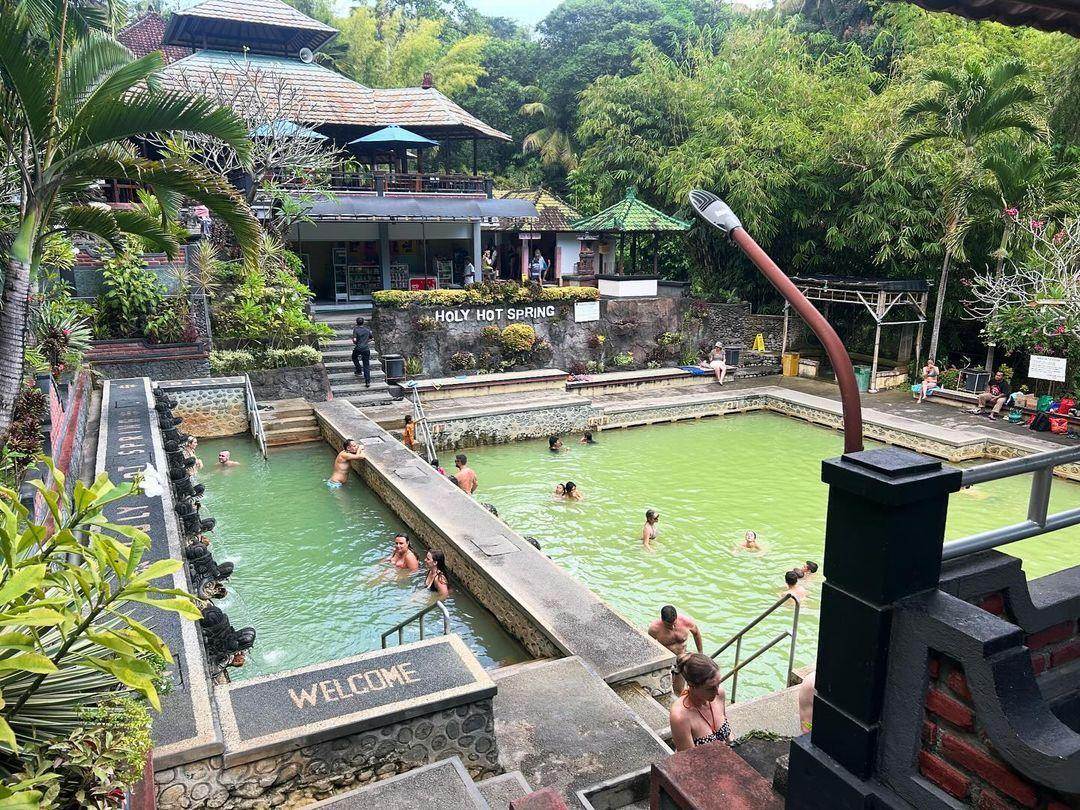 Air Panas Banjar Bali ( tartine_a_bali Instagram)