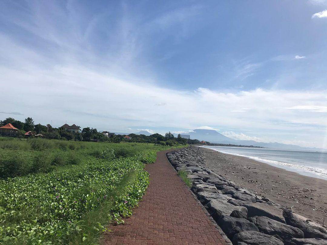Pantai Padang Galak: Pesona Alam di Denpasar ( agungalitfairtrade Instagram)