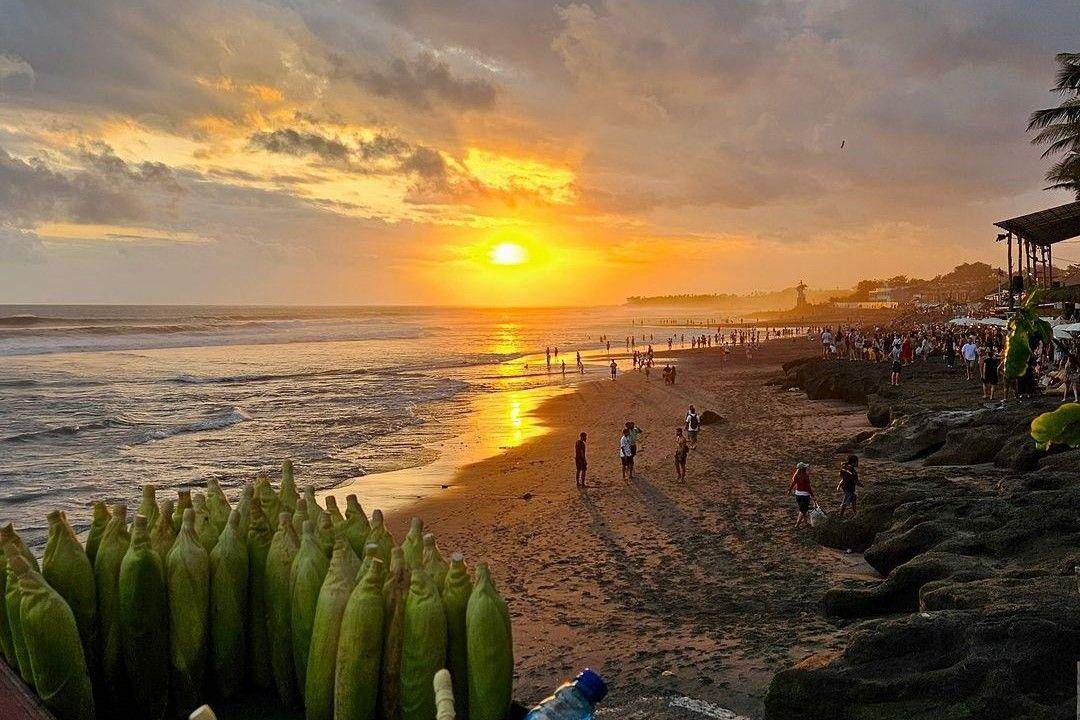 Pantai Batu Mejan: Tiket, Daya Tarik, Lokasi, Jam Buka ( fzzung  Instagram)