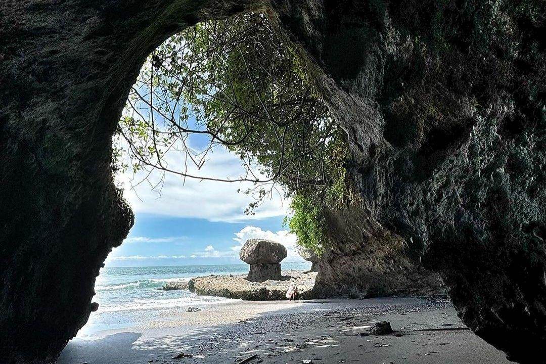 Pantai Bonian Bali: Tiket, Daya Tarik, Lokasi, Jam Buka ( sanbosh  Instagram)
