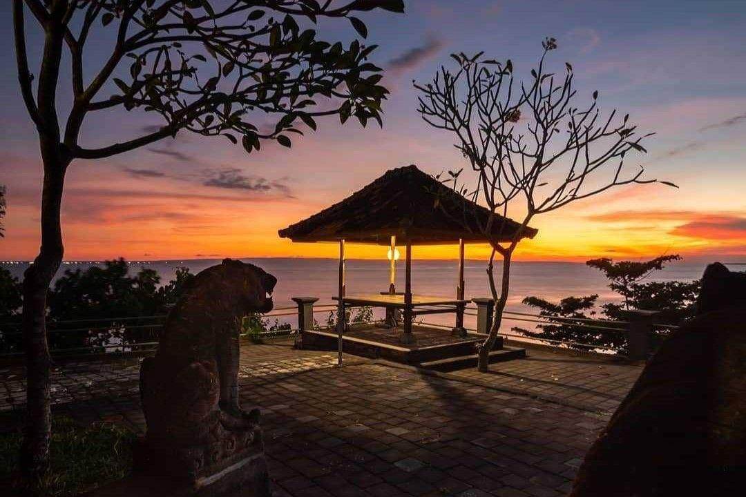 Daya Tarik Pura Rambut Siwi ( artha.negara.750 Instagram)