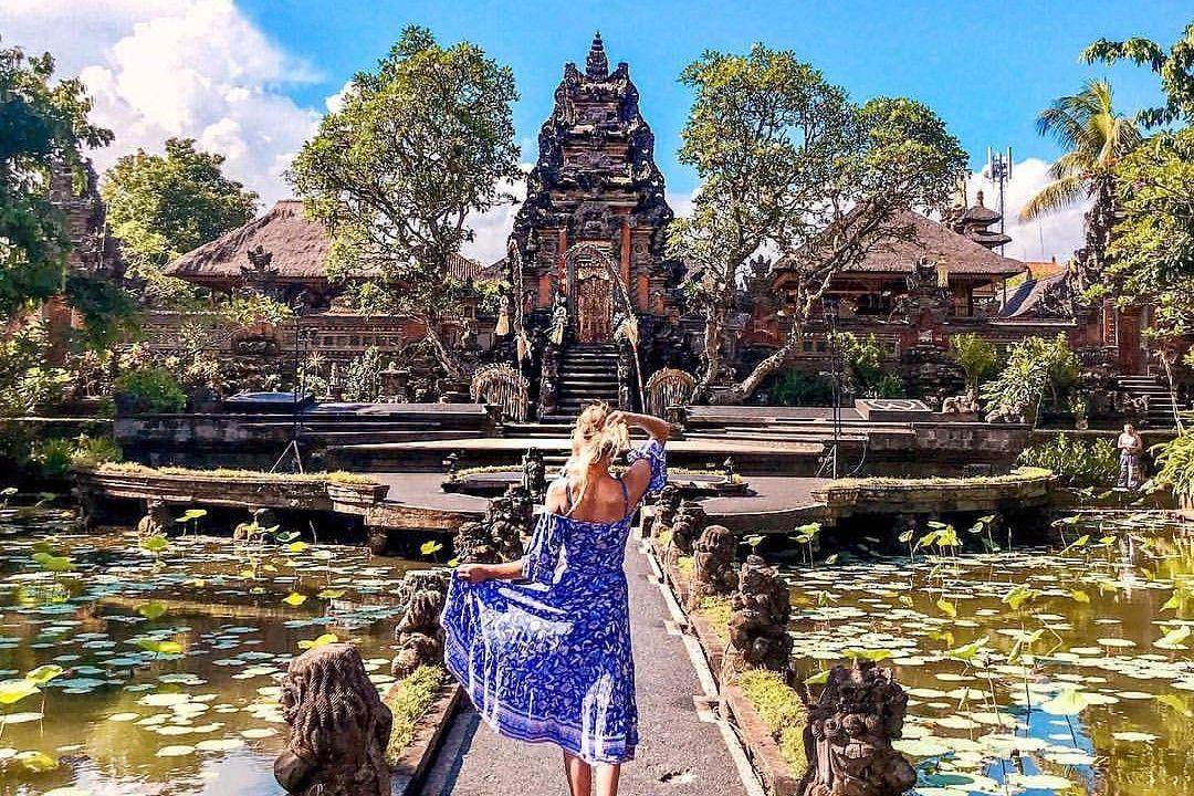 Pura Taman Saraswati: Wisata Budaya di Ubud, Bali ( pink.lem Instagram)