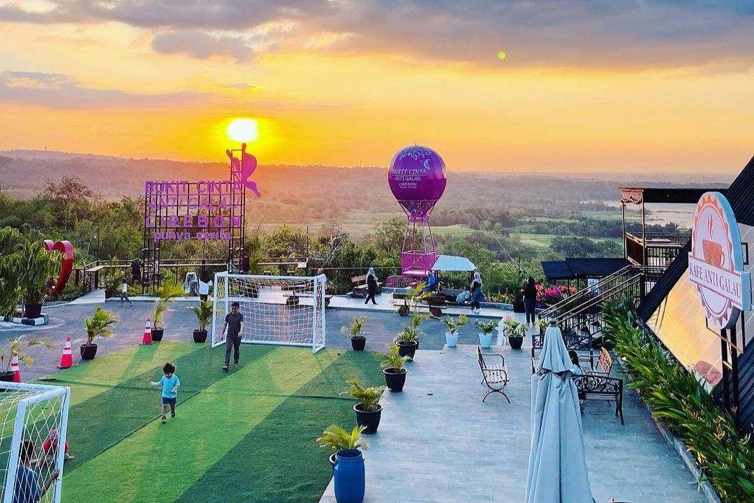 Bukit Cinta Anti Galau Cirebon ( kafe_antigalau Instagram)