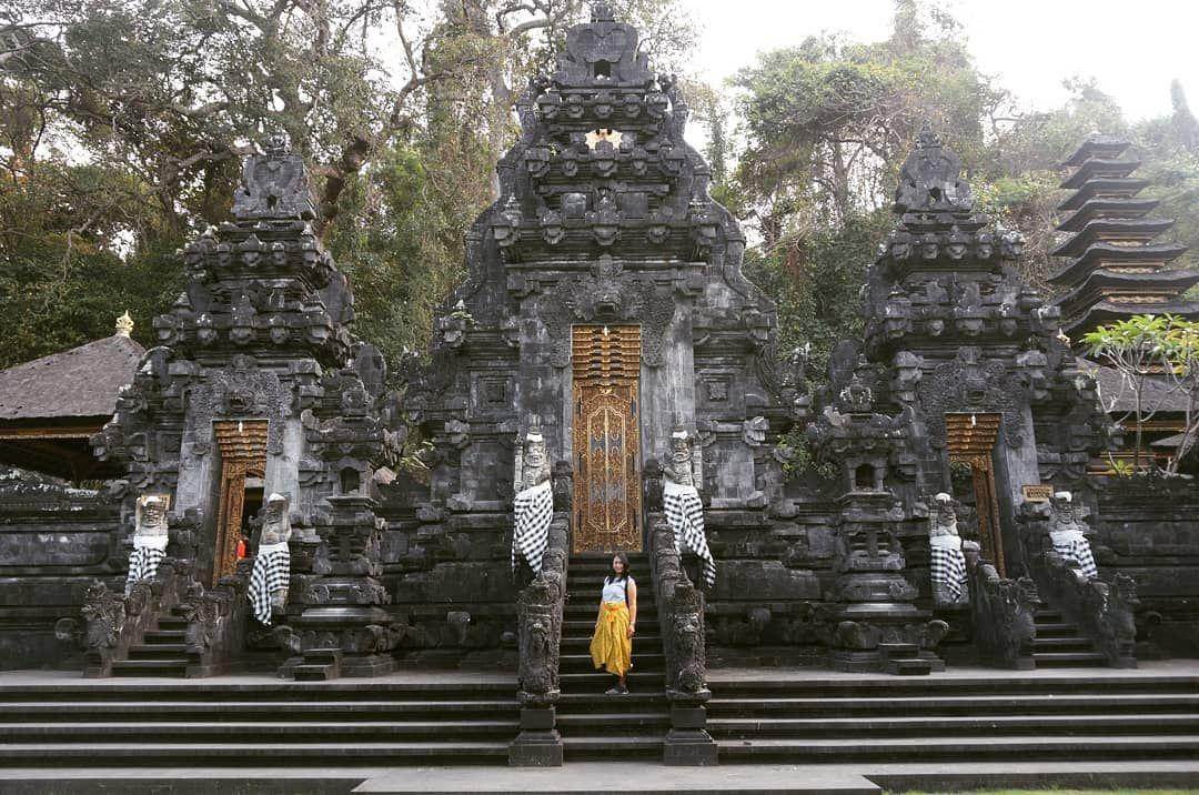 Pura Goa Lawah: Harga Tiket, Daya Tarik, Jam Buka ( itours_surabaya Instagram)