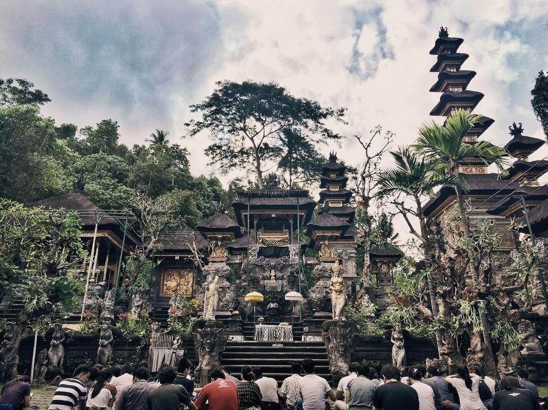 Pura Gunung Lebah Bali ( arianneprashinta Instagram)