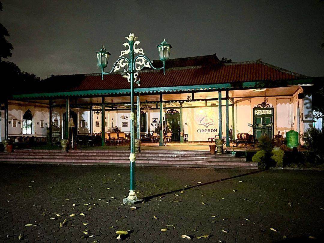 Keraton Kacirebonan: Destinasi Wisata Sejarah di Cirebon ( raden.rezapramadia Instagram)