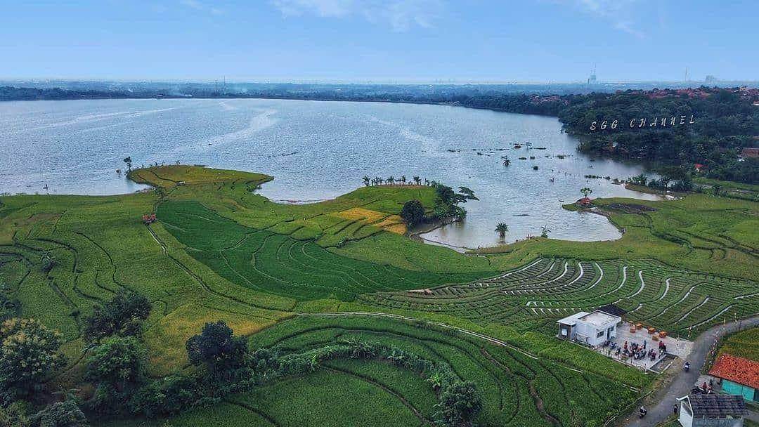 Setu Patok: Wisata Alam di Cirebon yang Menenangkan ( danausetupatok Instagram)