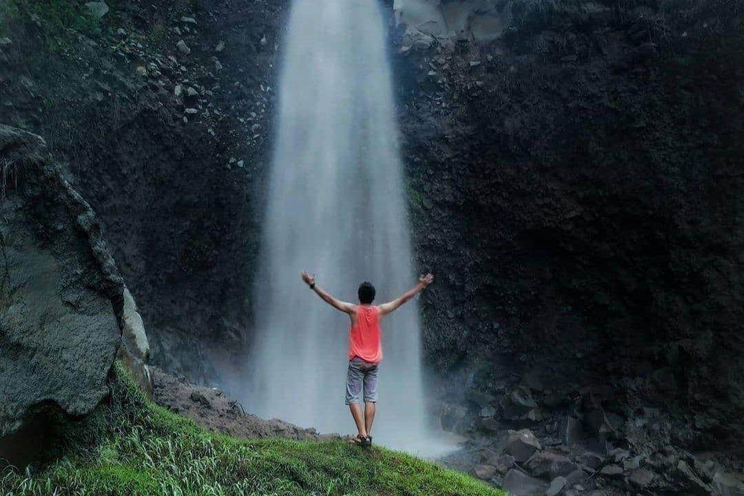 Air Terjun Mayung Putek Lombok ( laluzeka_jaya Instagram)