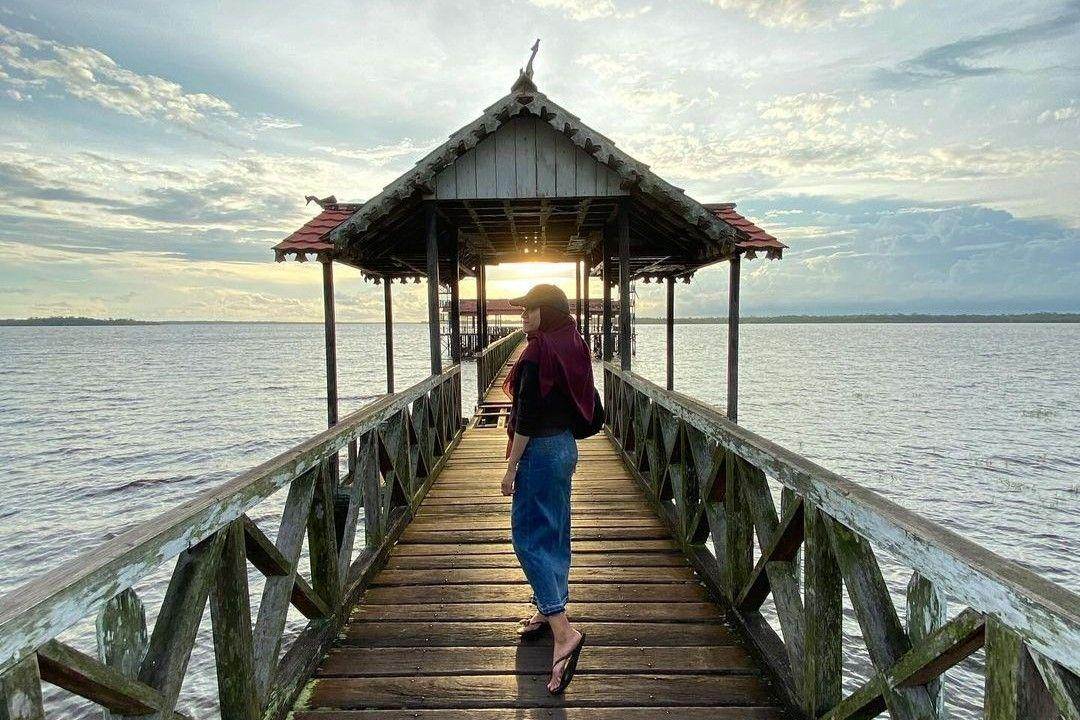 Daya Tarik Utama Danau Sembuluh ( sitiarofahawiliyah Instagram)