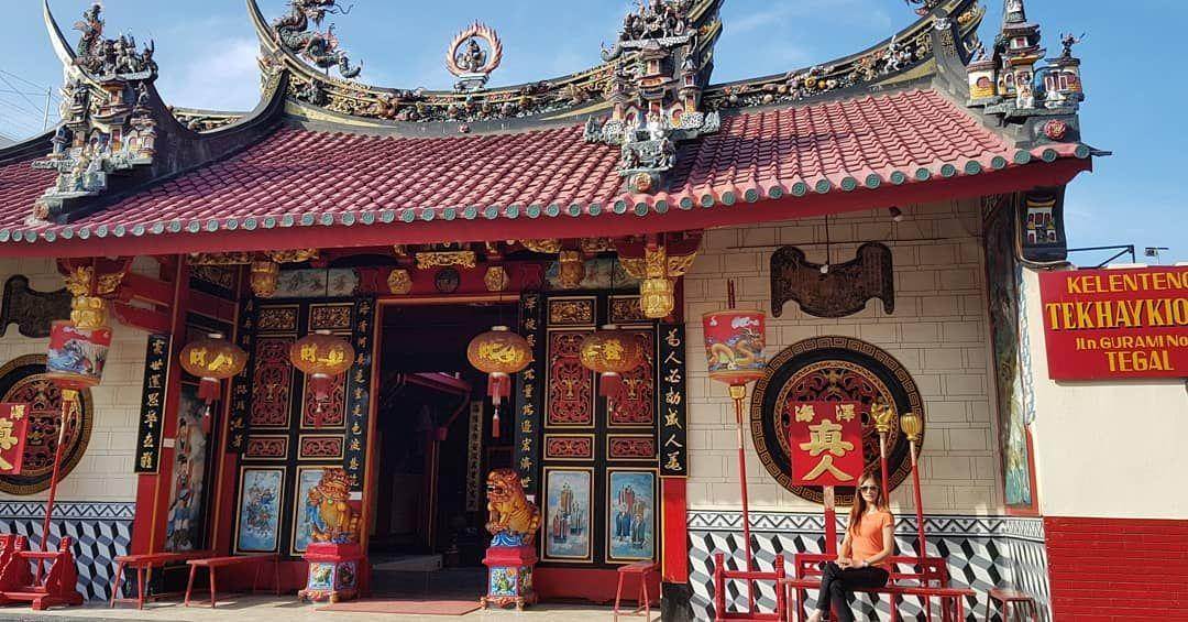 Daya Tarik Klenteng Tek Hay Kiong ( siscasupit Instagram)
