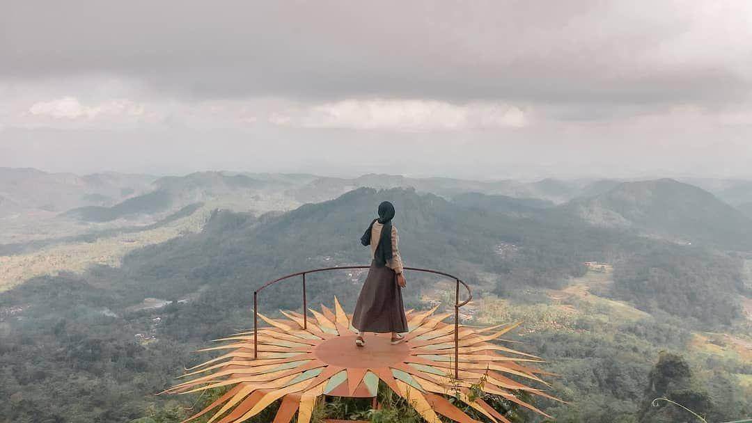 Puncak Khayangan Sigendol: Destinasi Menawan di Purworejo ( kunherawati Instagram)