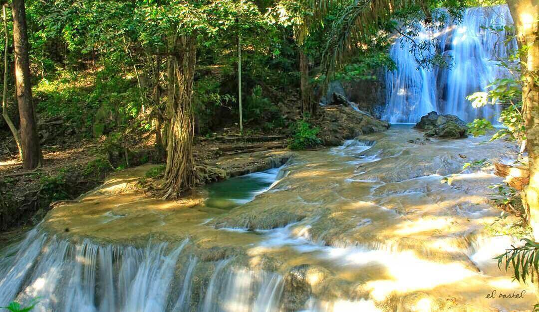 Air Terjun Oenesu: Suasana Asri di Kupang Barat ( el.bastel Instagram)