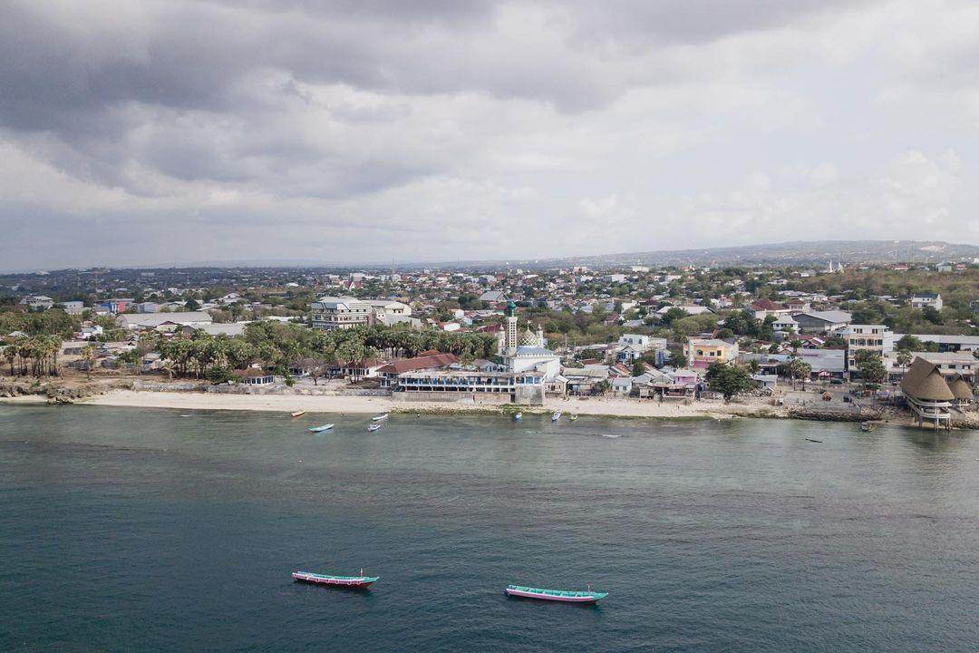 Menikmati Keindahan dan Kuliner di Pantai Kelapa Lima Kupang ( mrinaldys Instagram)
