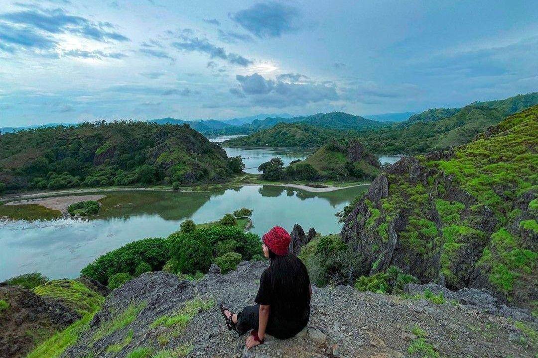 Bukit Tuamese NTT ( melanii_____ Instagram)