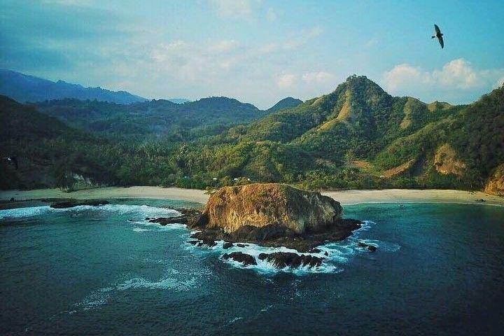 Pantai Koka Maumere: Pesona Pantai Tersembunyi di Sikka ( ema_ontheway Instagram)