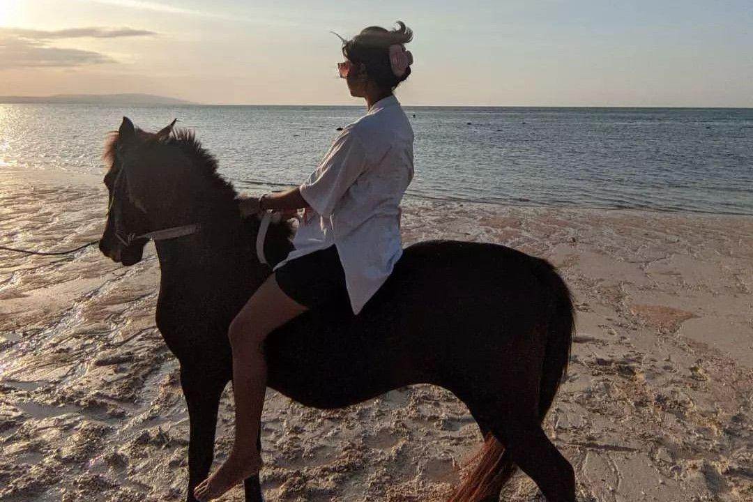 Pantai Puru Kambera Sumba ( felisitasemerentiana Instagram)