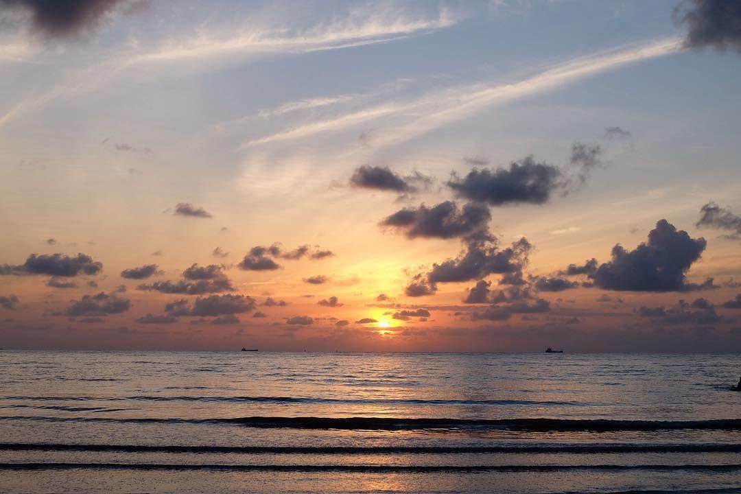 Daya Tarik Utama Pantai Pasir Padi ( mybellydiary Instagram)