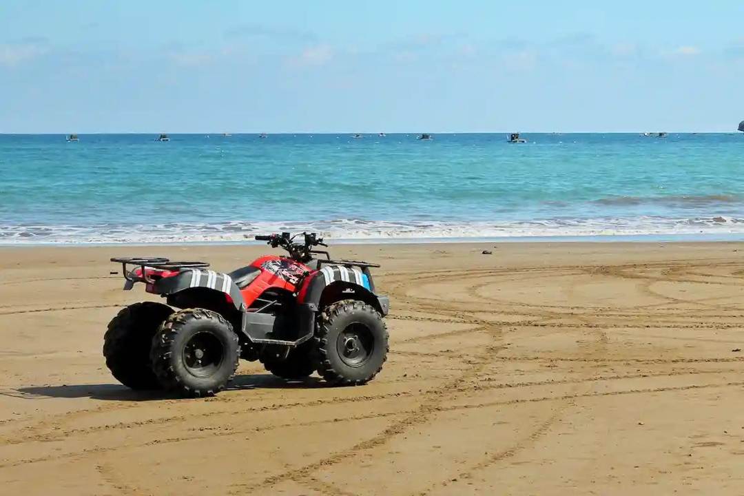 Pantai Batu Rakit: Harga Tiket, Daya Tarik, Jam Buka (Bobobox)