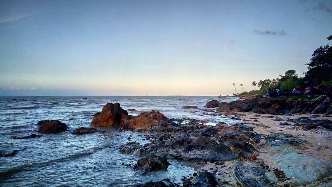 Pantai Pasir Padi: Harga Tiket, Daya Tarik, Jam Buka ( protomolekul Instagram)