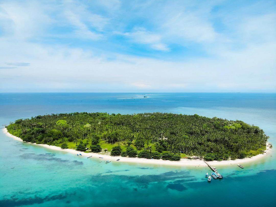 Pulau Ketawai Bangka ( amos_pls  Instagram)
