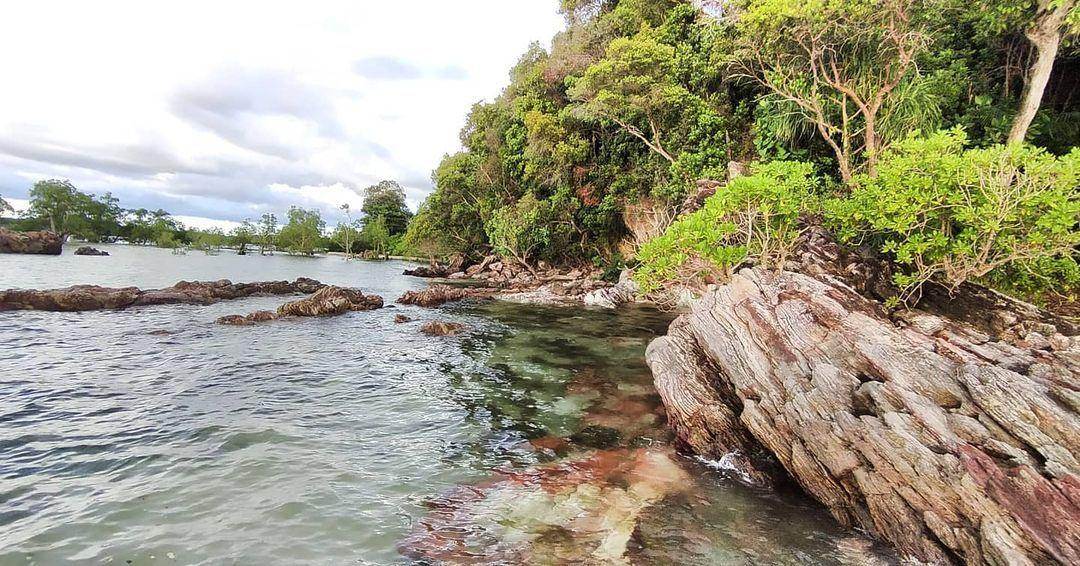 Daya Tarik Utama Pantai Bembang ( normanbro_95 Instagram)