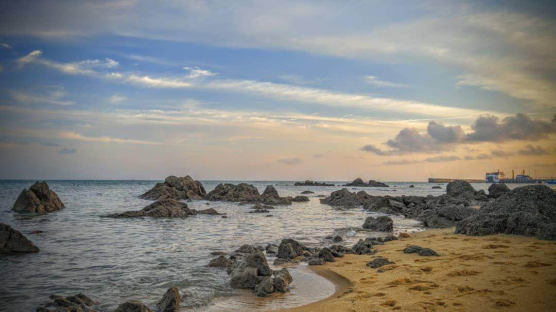 Pantai Batu Rakit: Harga Tiket, Daya Tarik, Jam Buka ( wahyustiyadi.jpg Instagram)