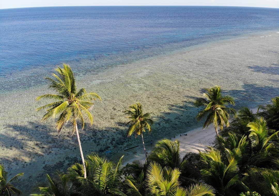 Pantai Lawena: Keindahan Sunrise dan Sunset di Ambon ( michaelmenason Instagram)