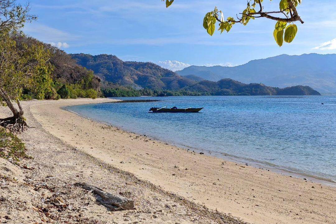 Pantai Ena Bhara: Tiket, Daya Tarik, Lokasi, Jam Buka ( muhonyfahreza  Instagram)