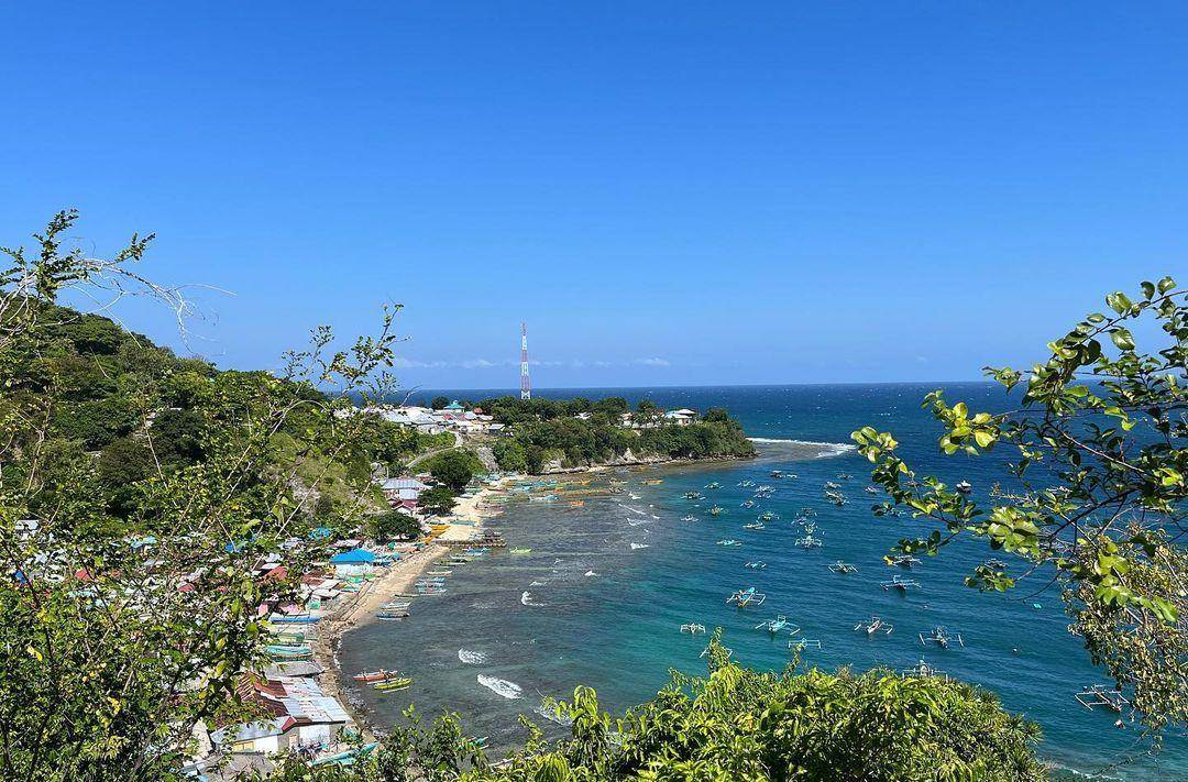 Daya Tarik Utama Pantai Dulanga ( rizkyrasyd Instagram)